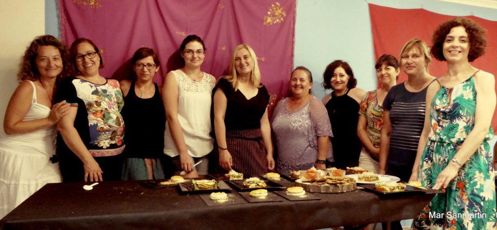Participantes en el taller de cocina en clínica Ginemar de Elda